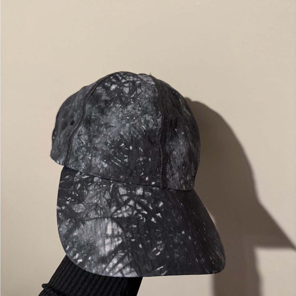 Lululemon baller hat